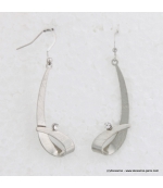 Boucles d'oreilles pendantes métal et strass argenté