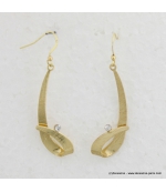 Boucles d'oreilles pendantes métal et strass doré