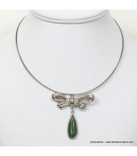 collier noeud papillon goutte "oeil de chat" vert