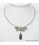 collier noeud papillon goutte "oeil de chat" vert